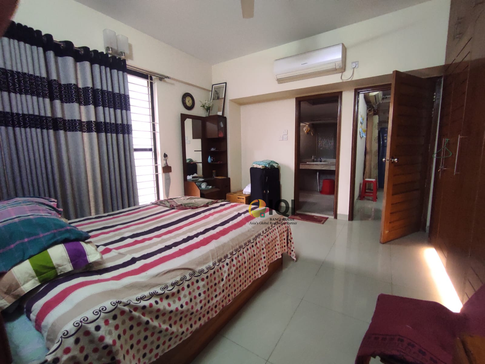 Flat For Sale at Dhanmondi