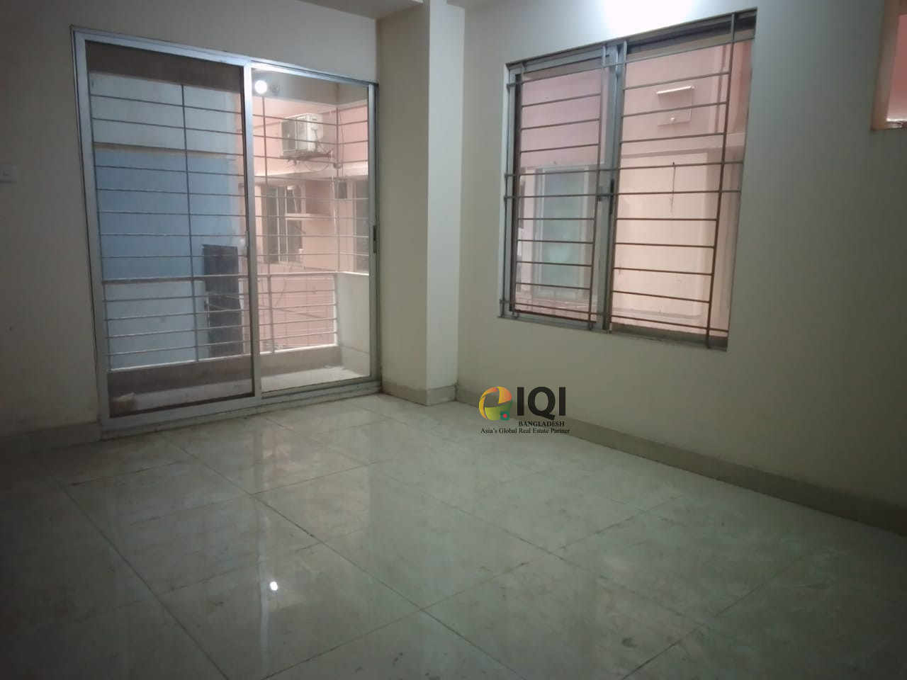 Flat For Sale in Main Dhanmondi