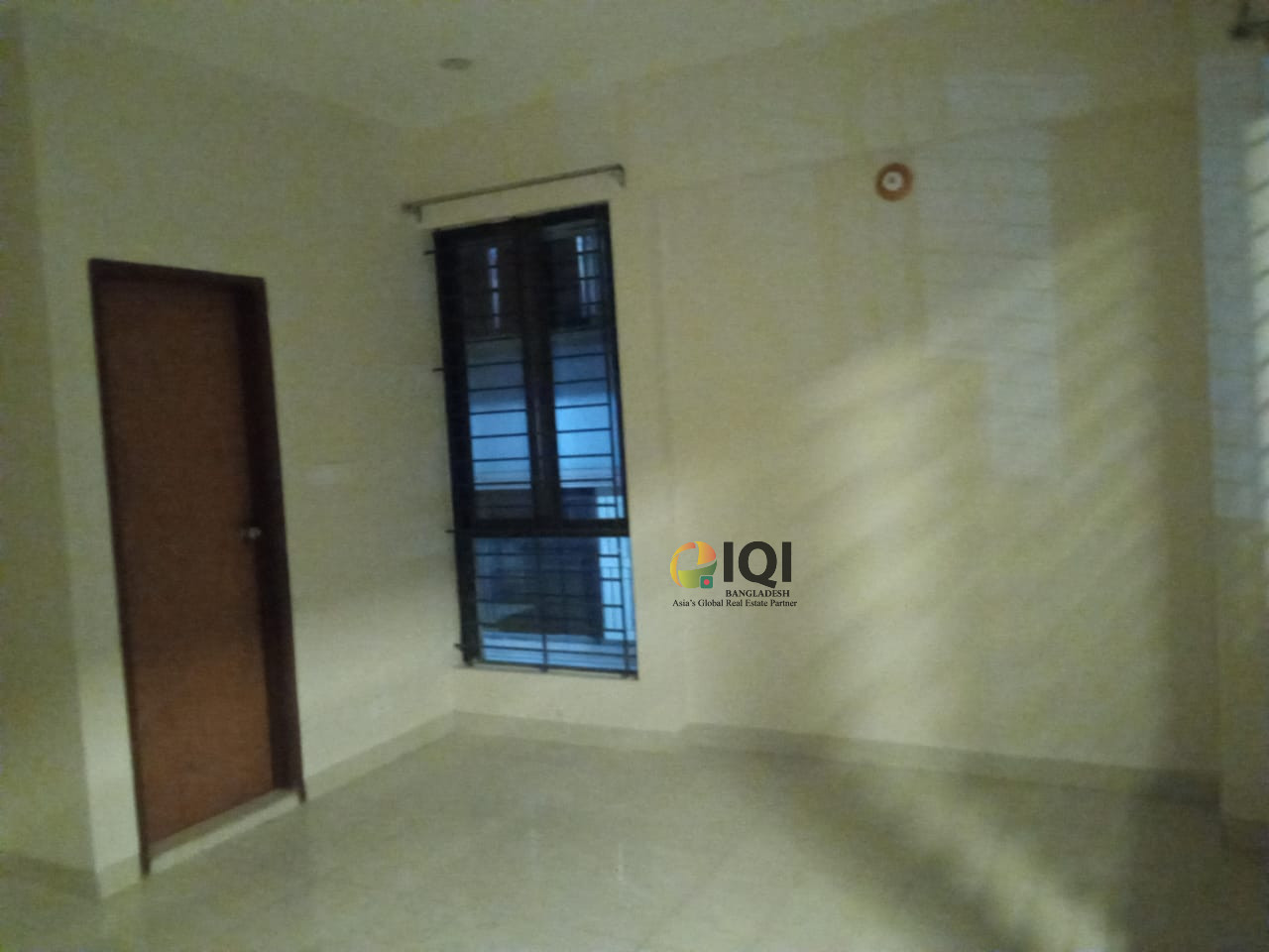 Flat For Rent at Dhanmondi