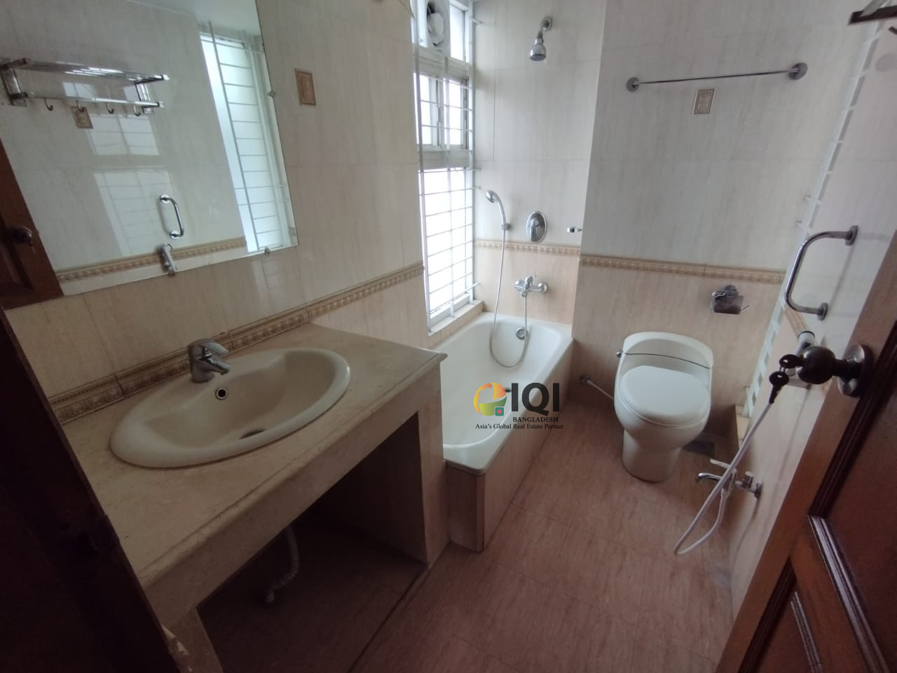 Flat rent at Banani North, 23 road