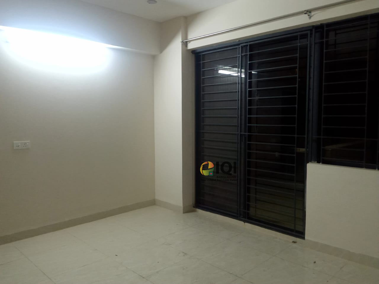 Flat For Rent at Dhanmondi