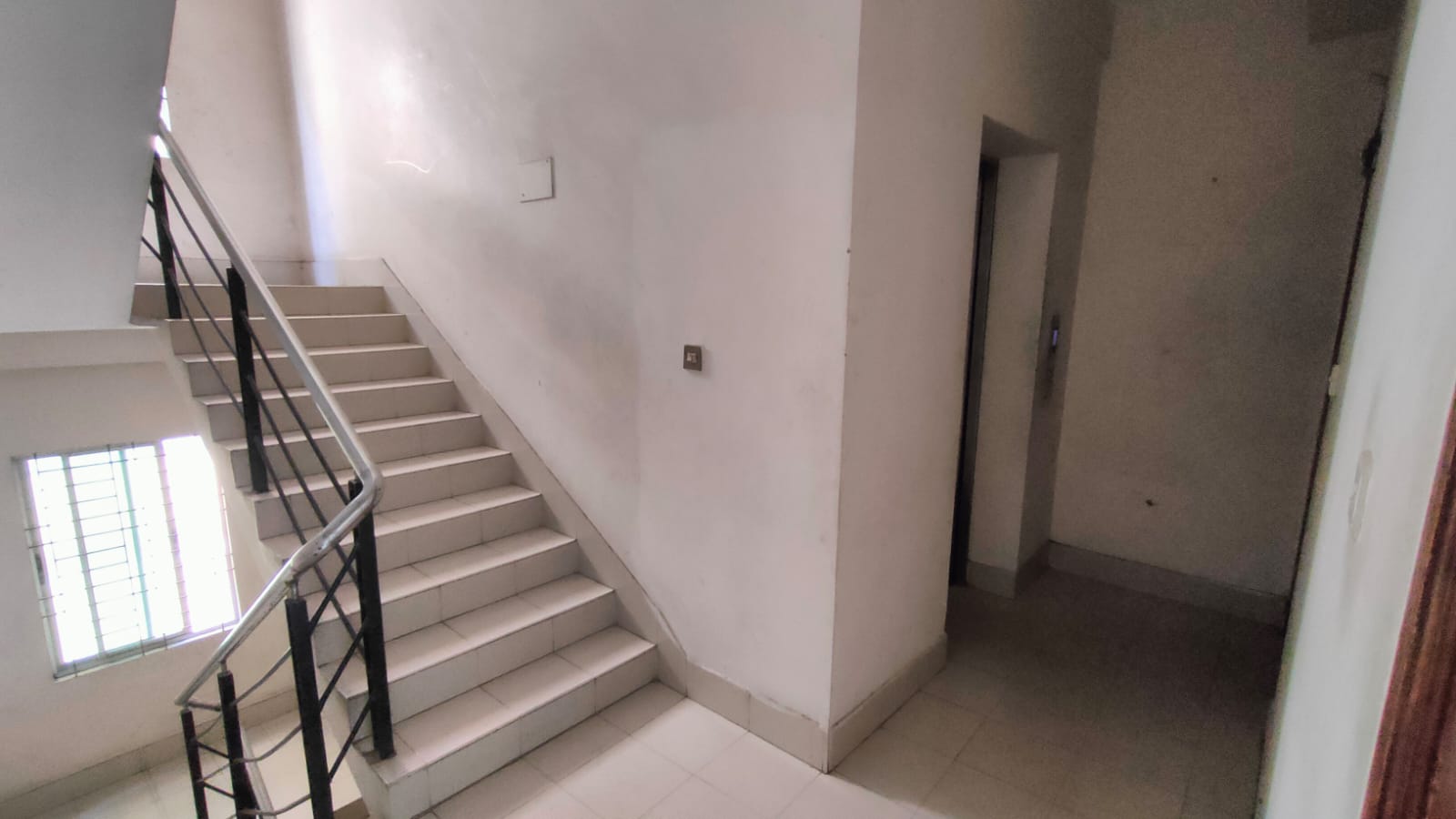 Flat for sale at Kathalbagan